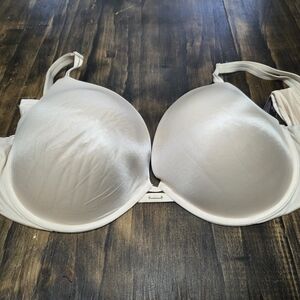 Victoria's Secret Cream Bra